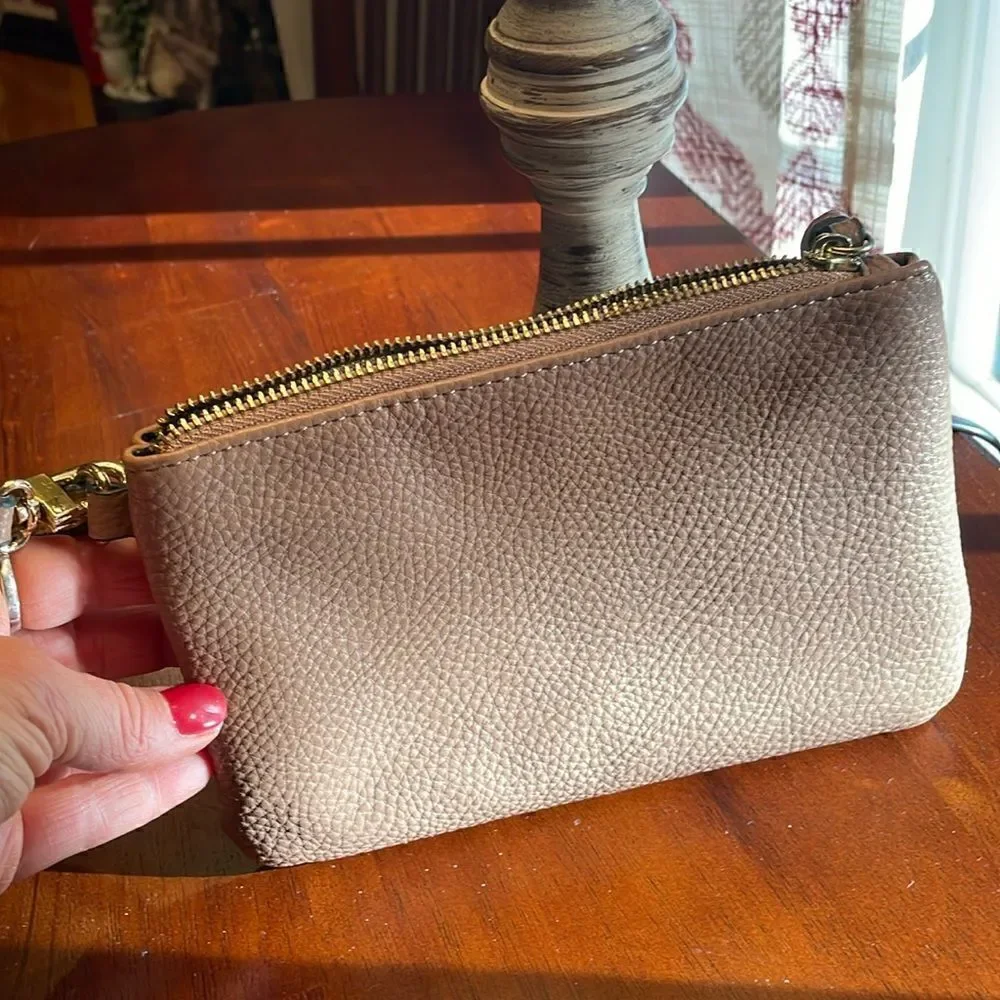 Steve Madden Wristlet - Excellent Condition